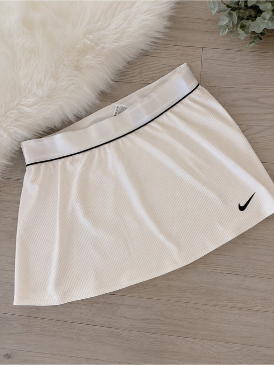 Nike Dresses & Skirts - Nike White Ribbed Tennis Skort Athletic Skirt